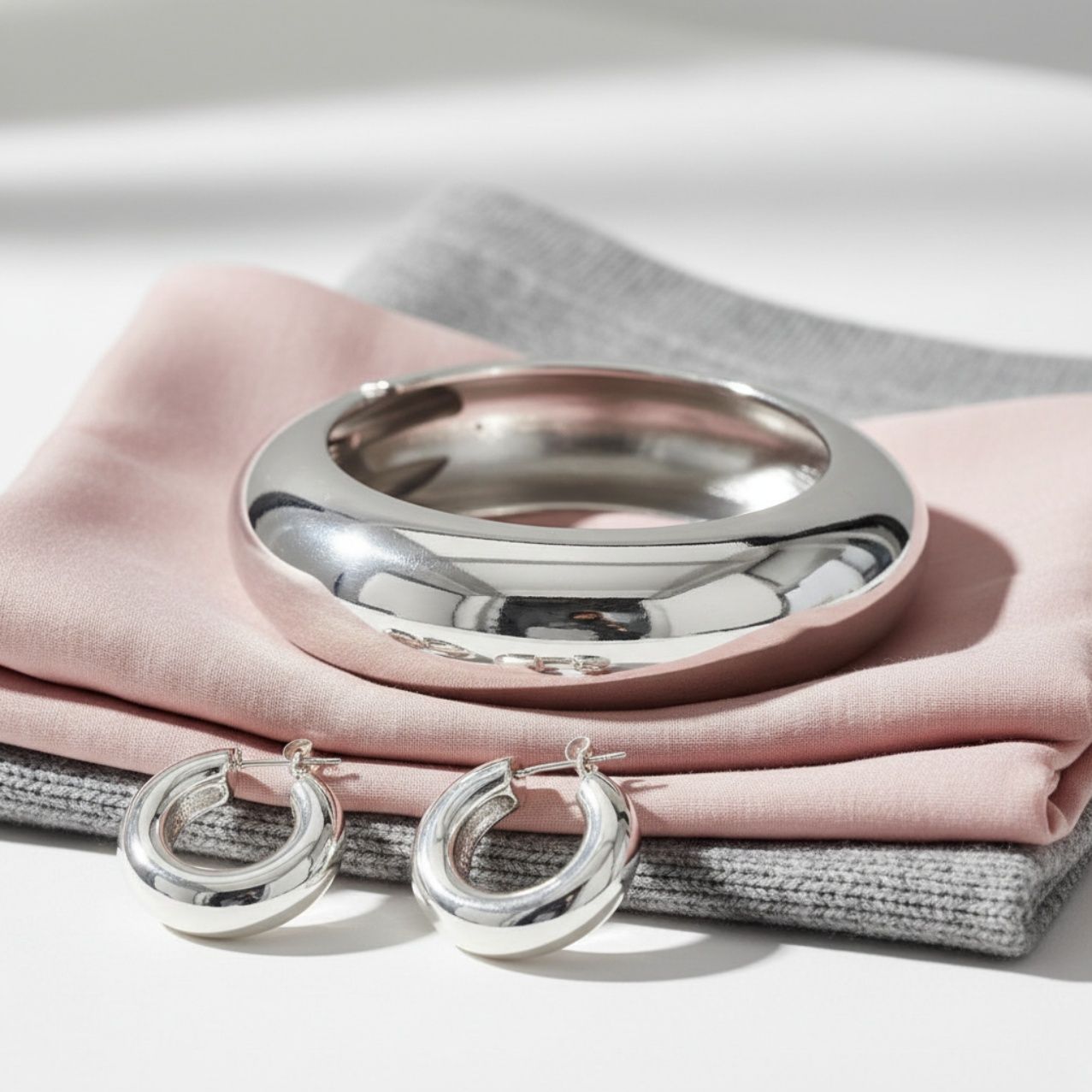 Bangle Smooth Silver Sculpted Shine Sleek Bracelet